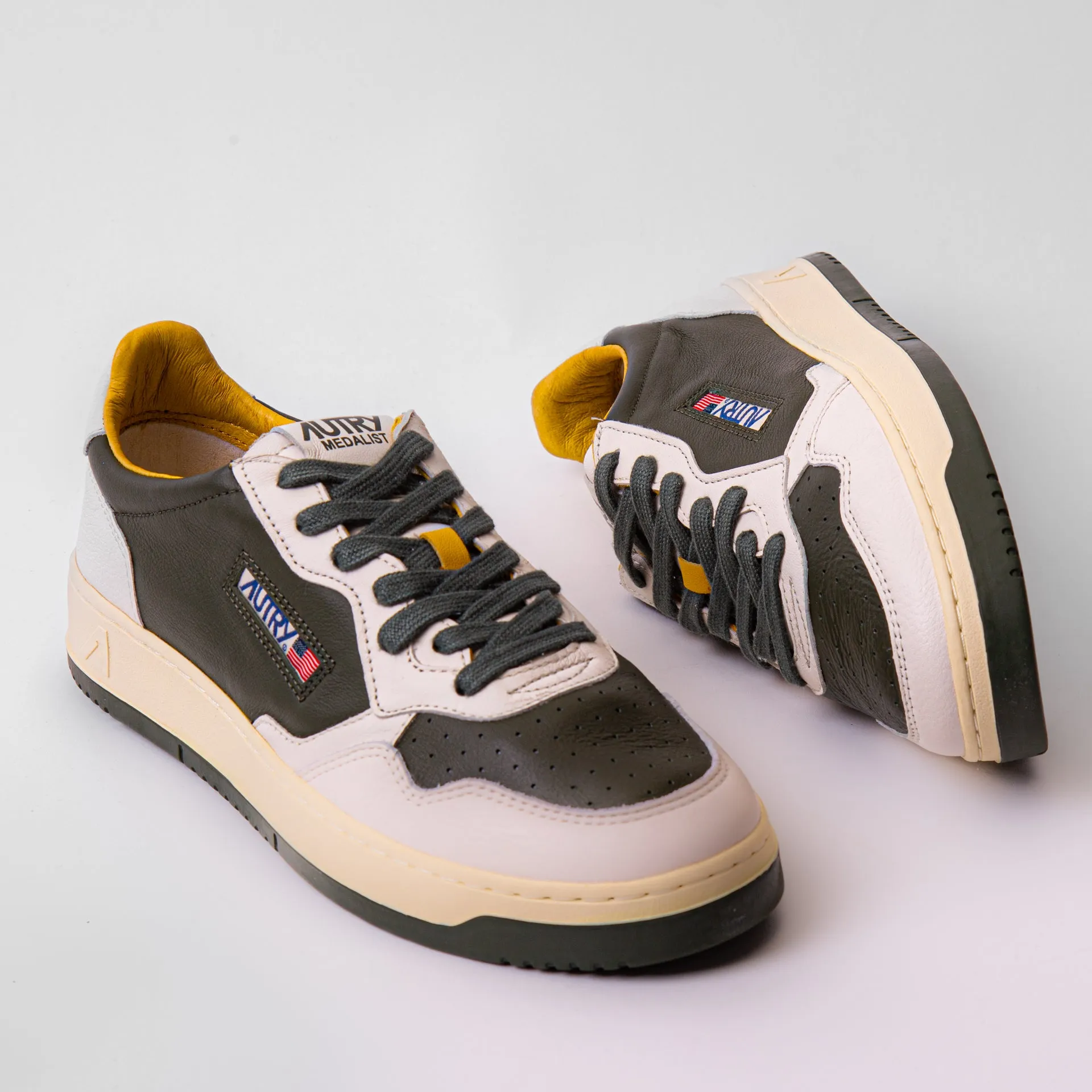 AUTRY MEDALIST LOW SNEAKERS AULM-DT 03 