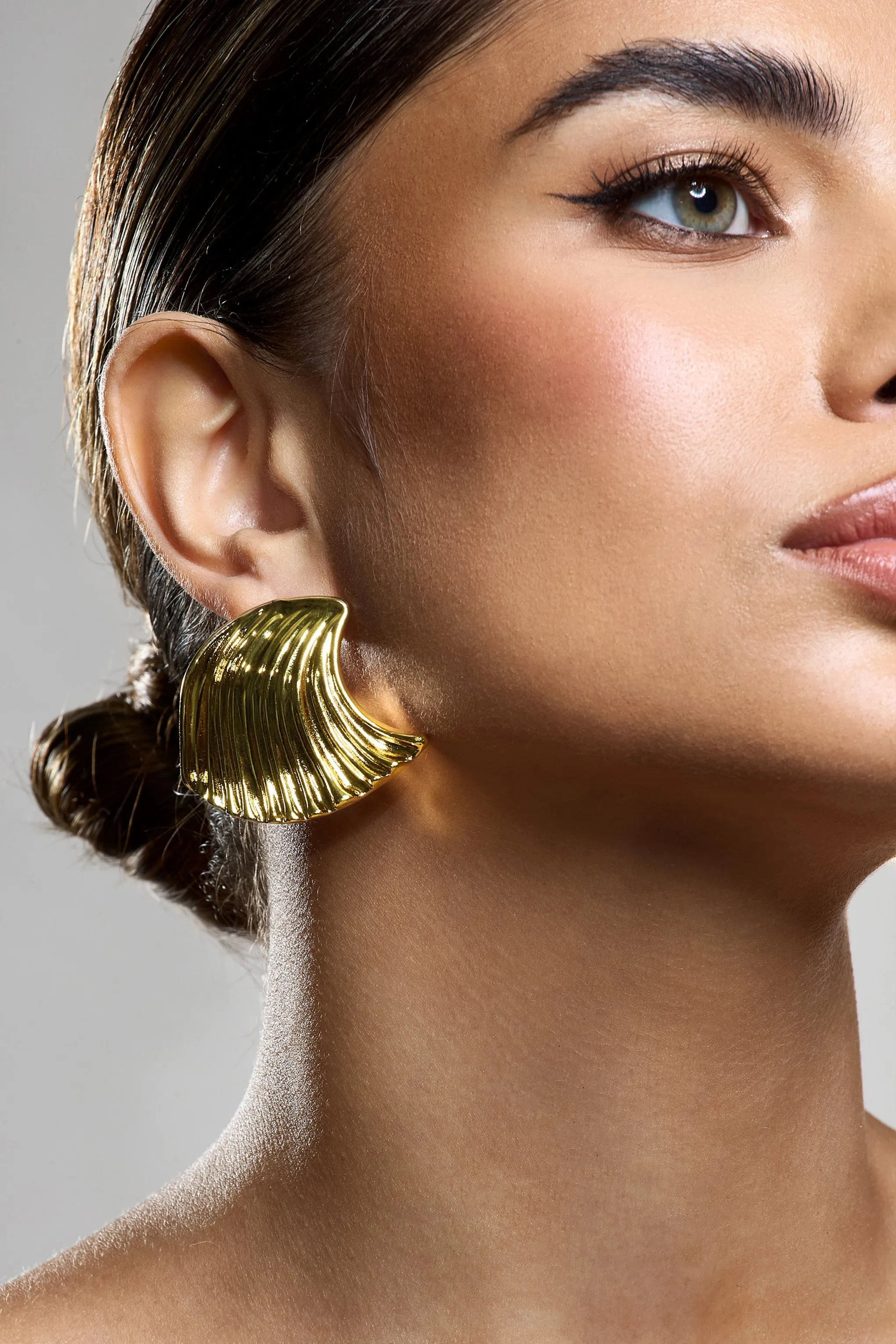 Marci | Gold Ribbed Statement Earrings